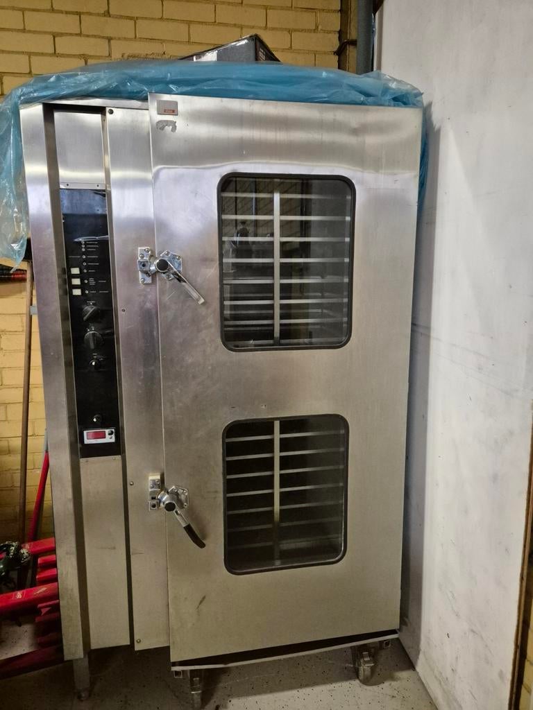 Grote RVS oven, Ophalen