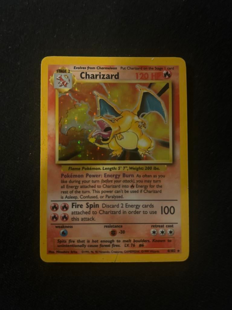 Charizard 4/102 Base Set Holo, Ophalen, Zo goed als nieuw