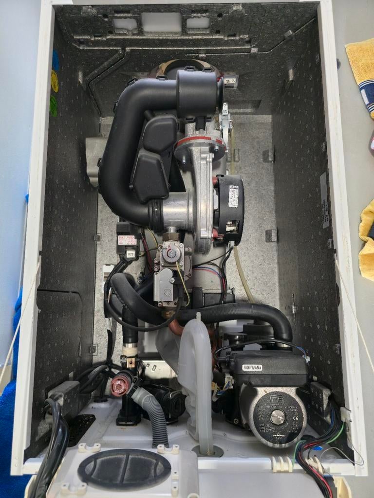 Remeha Calenta 28c CV-ketel - Werkend en Nette Staat, Gebruikt, Hoog rendement (Hr), Cv-ketel of Combi-ketel, Minder dan 60 cm