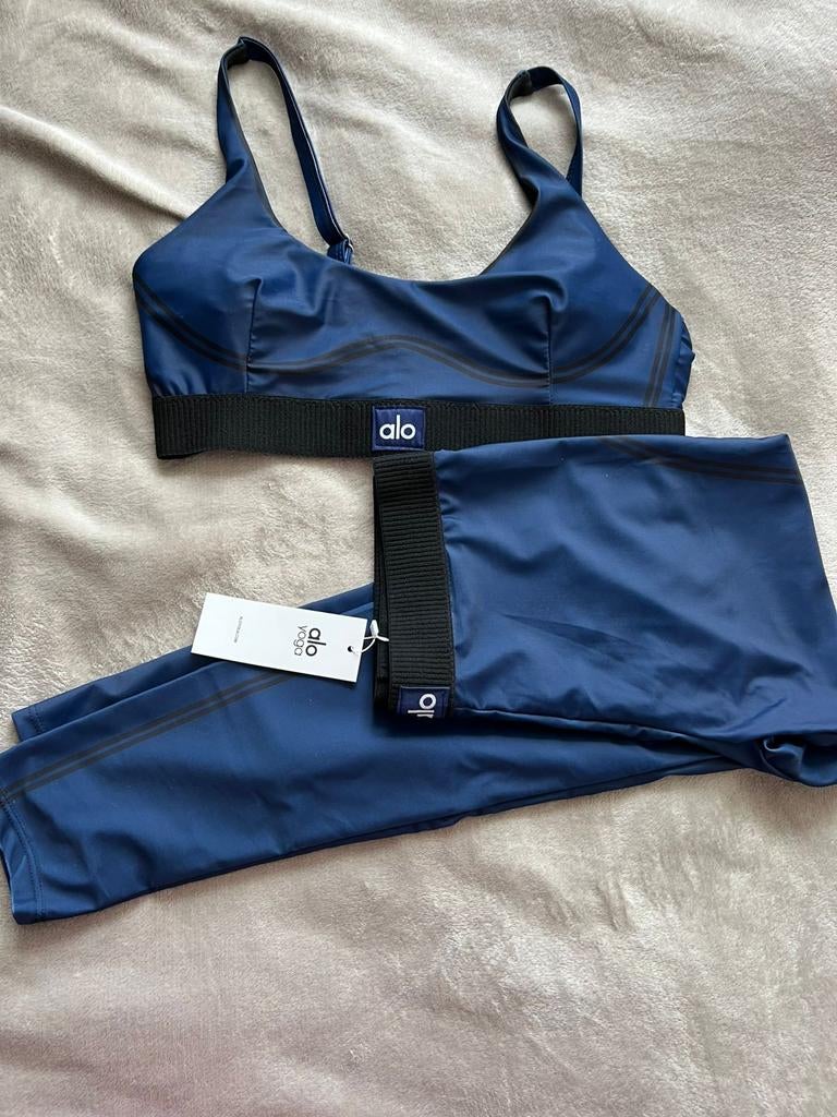 Nieuwe Alo Yoga sportset - Maat L, Kleding | Dames, Sportkleding, Blauw, Alo Yoga, Maat 42/44 (L), Nieuw