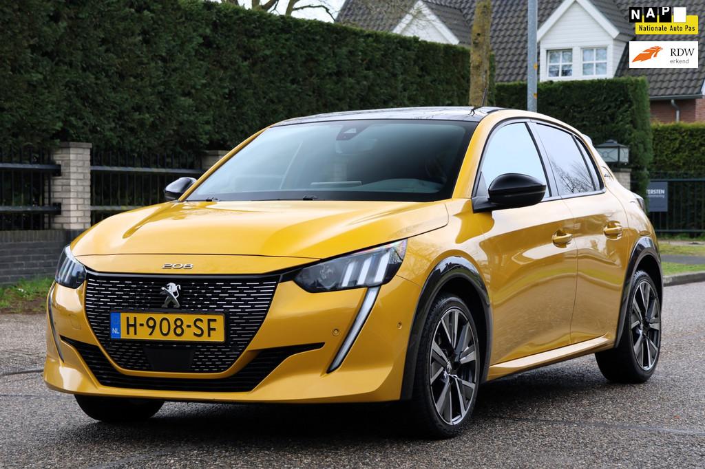 Peugeot 208 1.2 PureTech GT-Line | AUTOMAAT | PANO | CARPLAY, Auto's, Parkeersensor, Gebruikt, Euro 6, 1133 kg