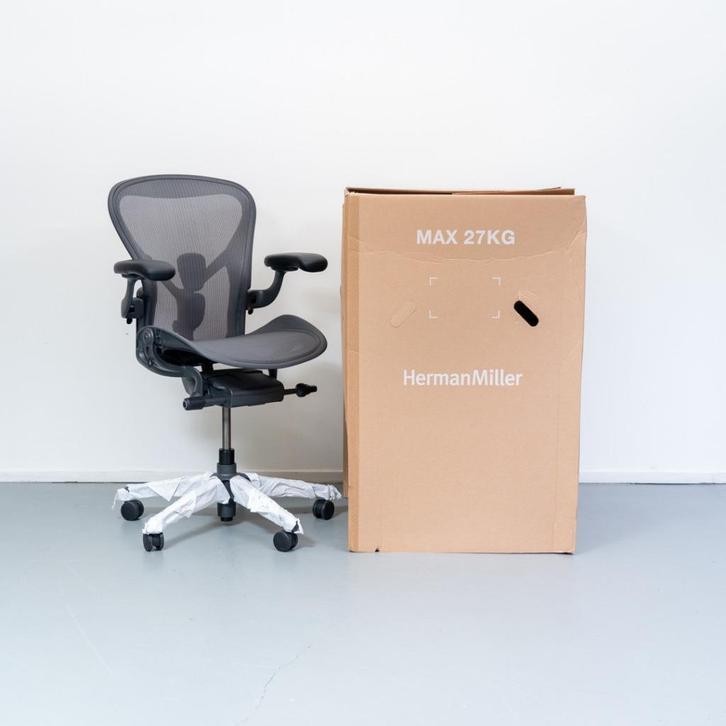 30 Herman Miller Aeron Remastered  Graphite - B  Nieuw