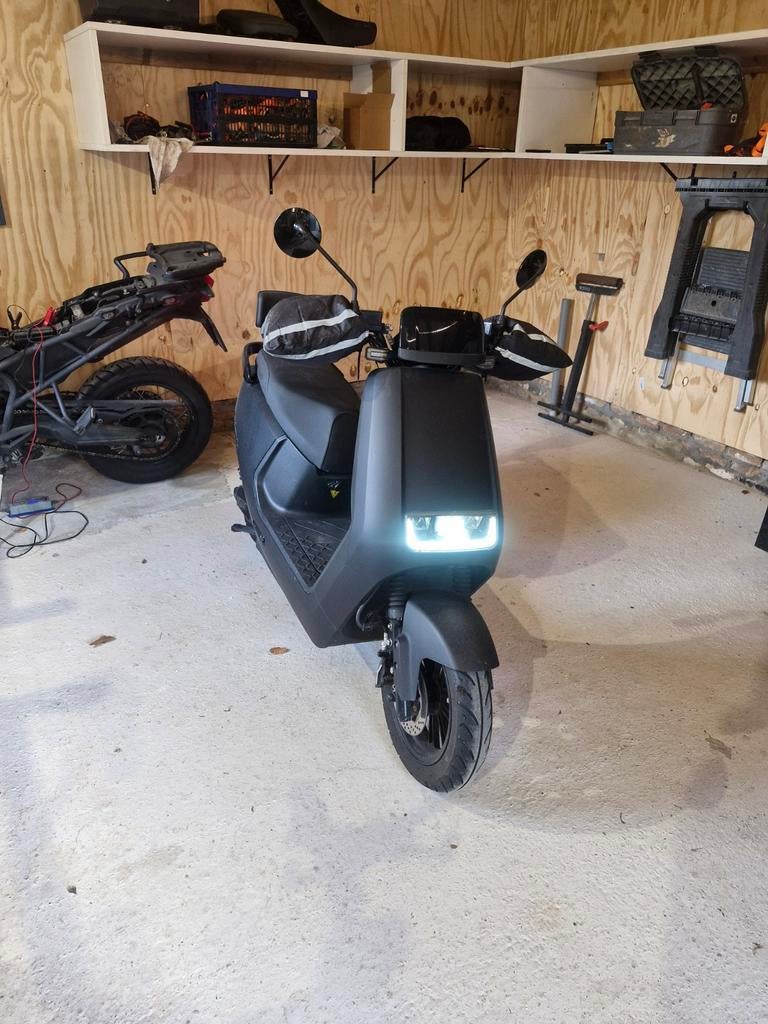 La Souris L1e-B elektrische scooter - Nette staat, Fietsen en Brommers, Brommeronderdelen | Scooters, Ophalen