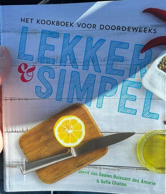 Kookboek lekker en simpel, Boeken, Ophalen of Verzenden, Zo goed als nieuw