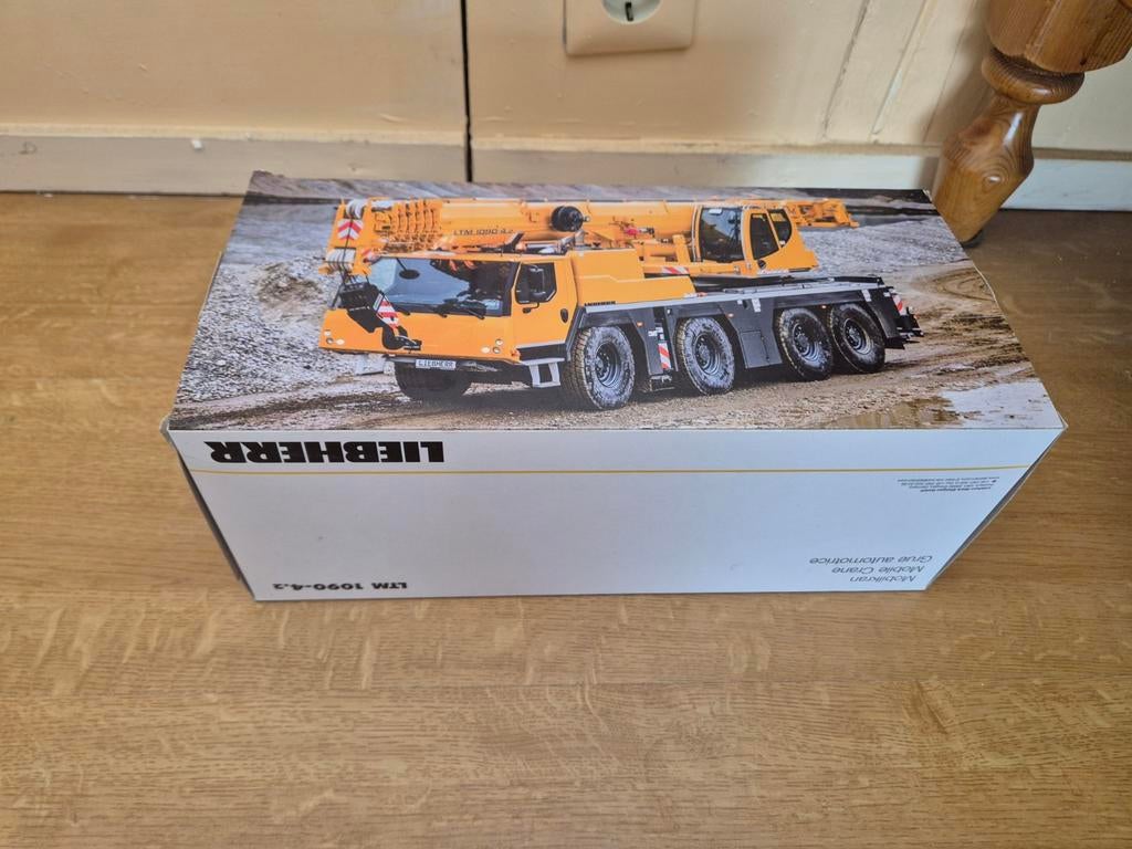 Wsi liebherr ltm1090 wagenborg nieuw, Hobby en Vrije tijd, Modelauto's | 1:50, Ophalen of Verzenden, Nieuw, Hijskraan, Tractor of Landbouw