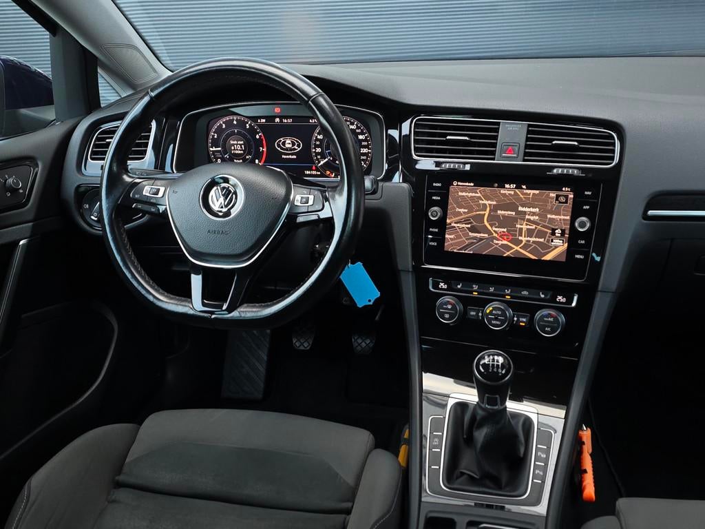 Volkswagen Golf 1.0 TSI Highline Business R Vitual Cockpit |, Auto's, Voorwielaandrijving, Gebruikt, Euro 6, Blauw