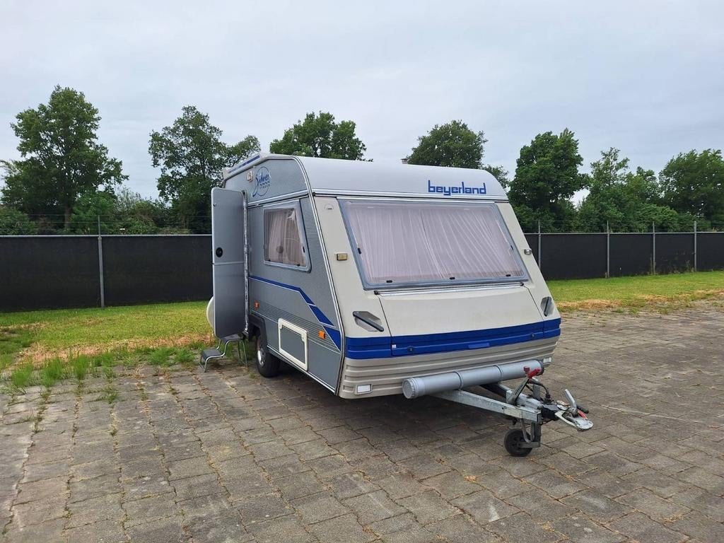 Beyerland Silverstream Caravan bj 1996, Caravans en Kamperen, Frans bed, Treinzit, Particulier, Gascomfoor