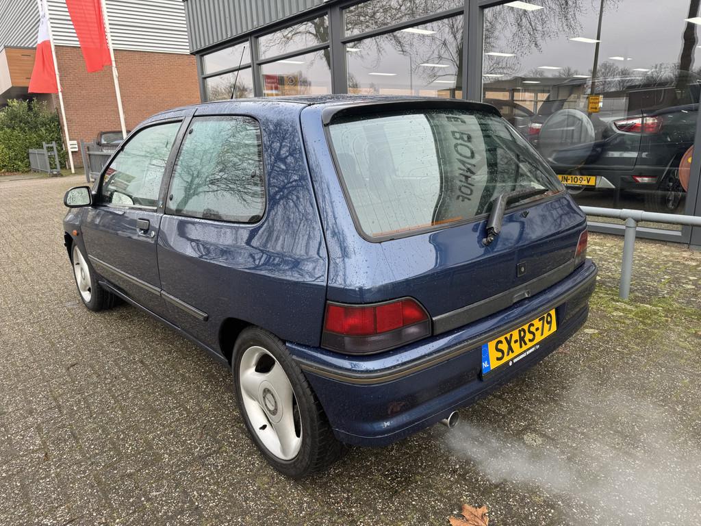 Renault Clio 1.8-16V (bj 1991), Auto's, Oldtimers, Voorwielaandrijving, 135 pk, Bedrijf, Handgeschakeld