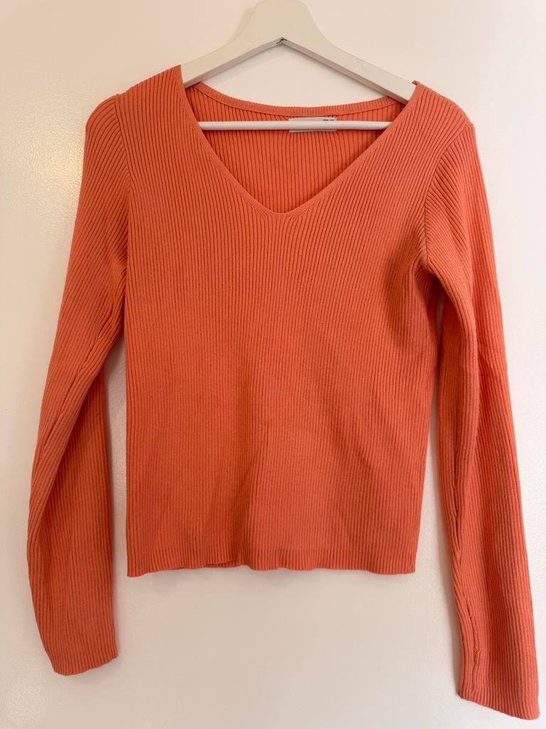 Primark geribbelde top met V-hals, maat M, Kleding | Dames, Tops, Zo goed als nieuw, Maat 38/40 (M), Oranje, Lange mouw, Ophalen of Verzenden