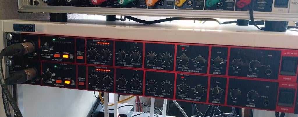 2x Behringer UV1, Ophalen of Verzenden, Zo goed als nieuw, Audio