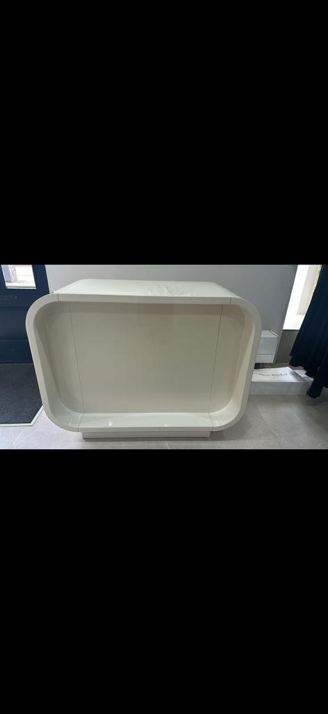 Moderne witte balie voor winkel of kantoor, Ophalen, Zo goed als nieuw