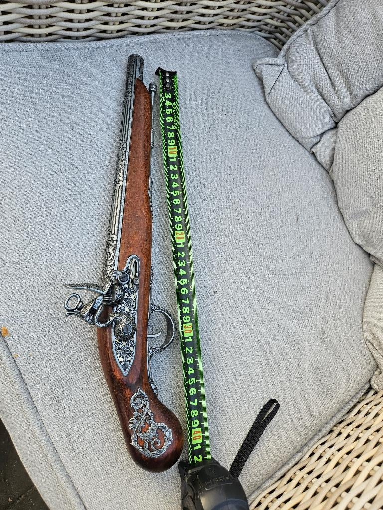 Decoratie musket pistool, Ophalen of Verzenden, Landmacht, Nederland