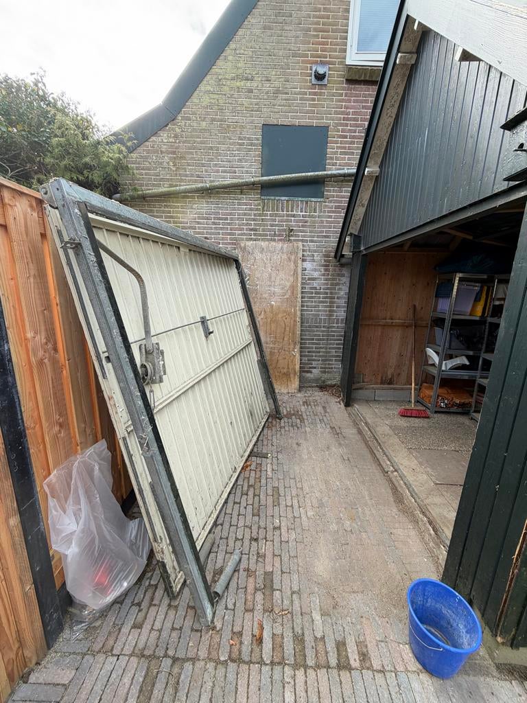 GRATIS! Garagedeur gratis af te halen - Oud ijzer, Ophalen, Gebruikt, Garagedeur, Metaal