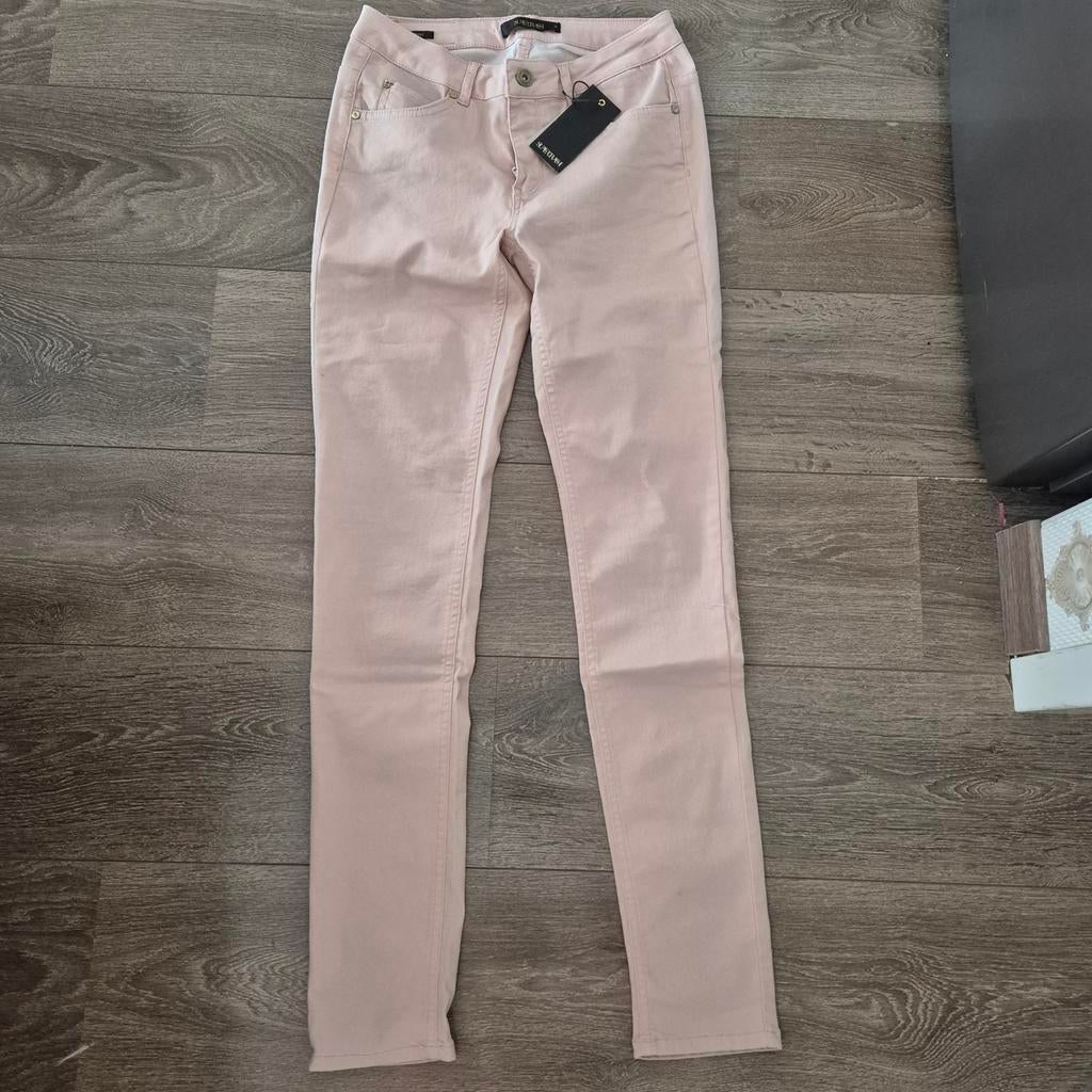 Nieuwe Supertrash Broek Bohemian, in de kleur: Nude, maat 29, Ophalen