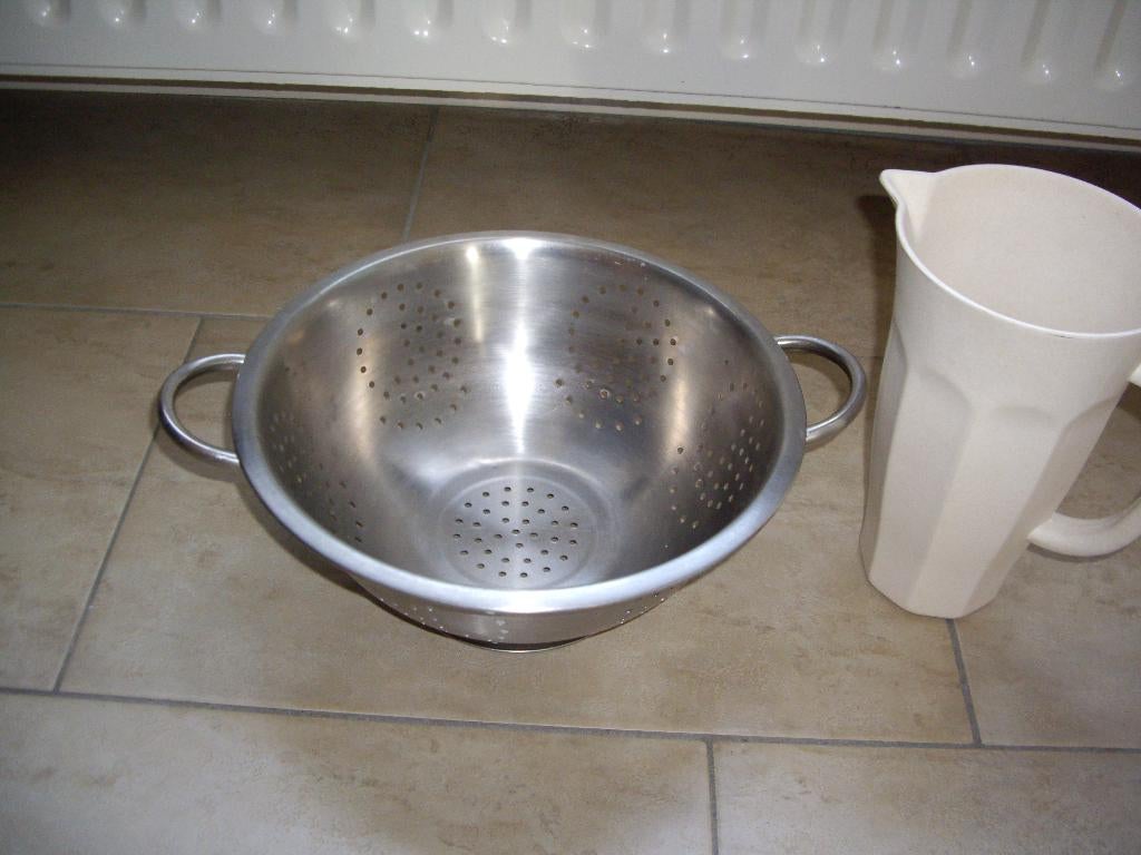 vergiet + kan voor €1,50, Ophalen of Verzenden, Zo goed als nieuw