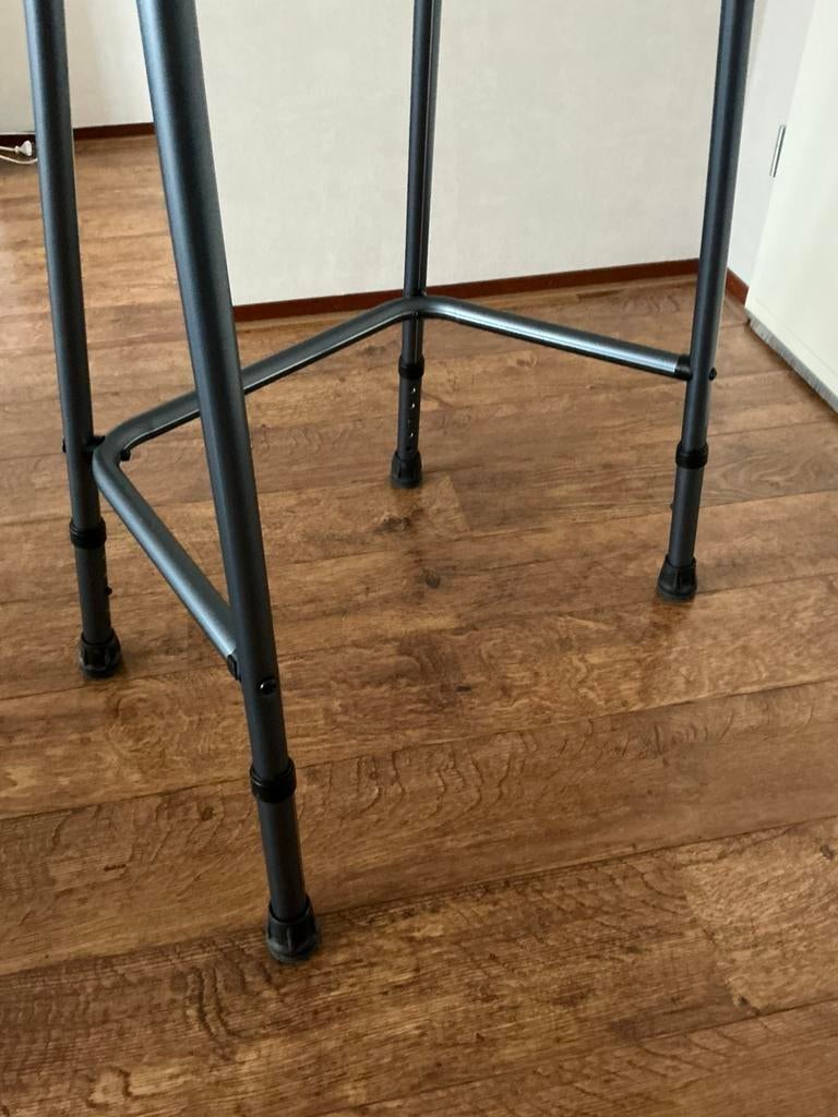 splinternieuw grijs gepoedercoat verstelbaar looprek, Ophalen, Zo goed als nieuw