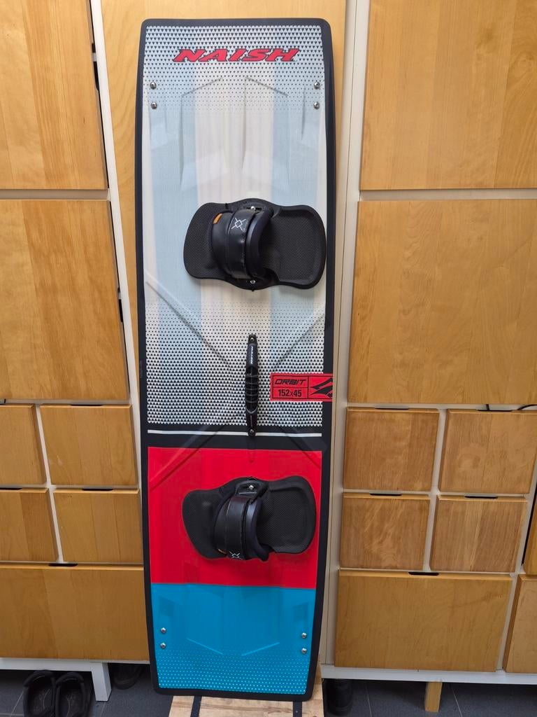 Naish Orbit kiteboard 152x45 zeer netjes, Watersport en Boten, Kitesurfen, Twintip, Ophalen of Verzenden, Zo goed als nieuw, Kiteboard
