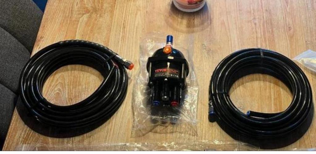 Nieuwe Hydraulische stuurpomp met  slangenset., Ophalen of Verzenden, Motor en Techniek