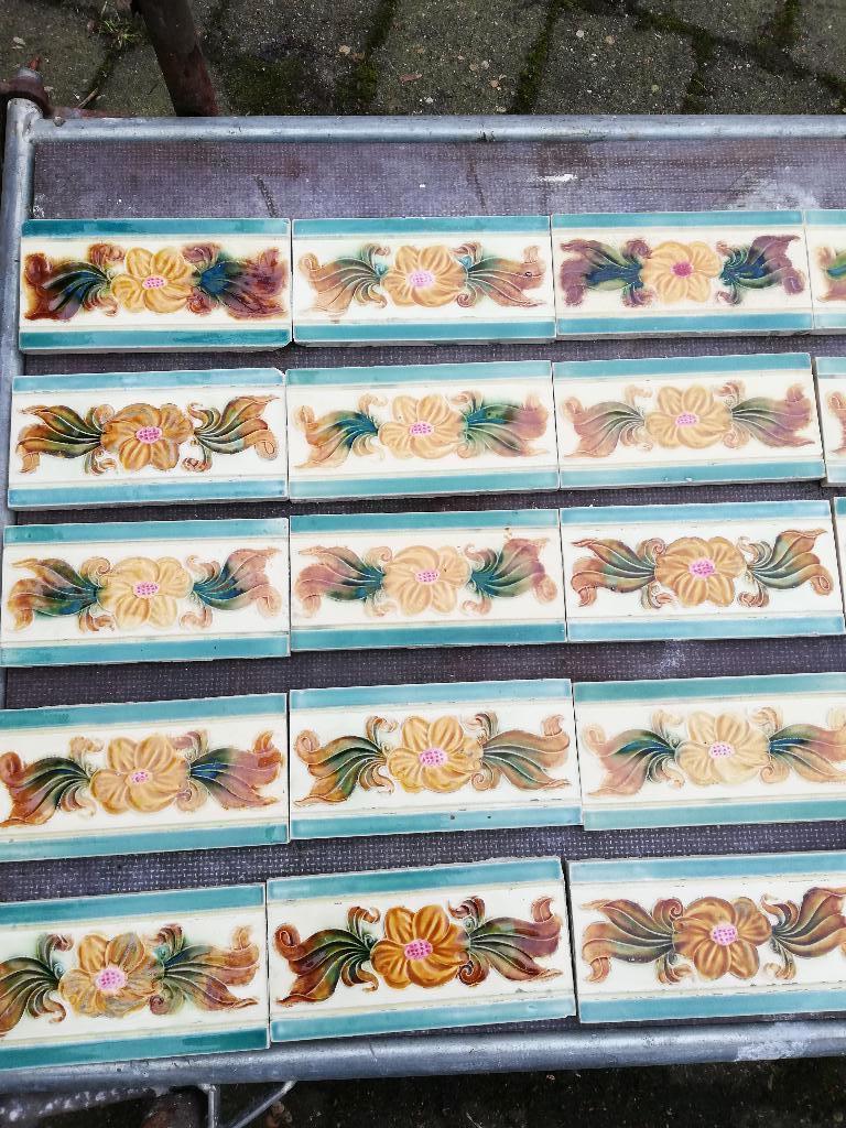 30 stuks mooi afgebiesde antieke randtegels 15x7,5cm, Ophalen