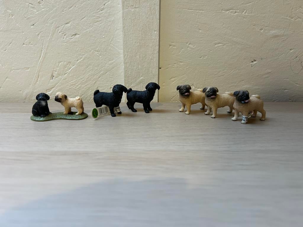 Schleich mops hondjes, Ophalen of Verzenden, Zo goed als nieuw, Paard, Beeldje of Figuurtje