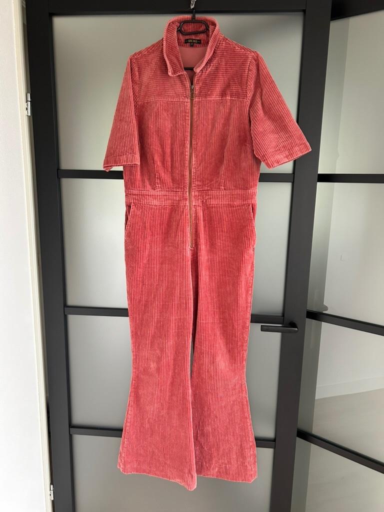 King Louie maat XL corduroy roze jumpsuit broekpak 2651, Kleding | Dames, Jumpsuits, Zo goed als nieuw, Maat 46/48 (XL) of groter