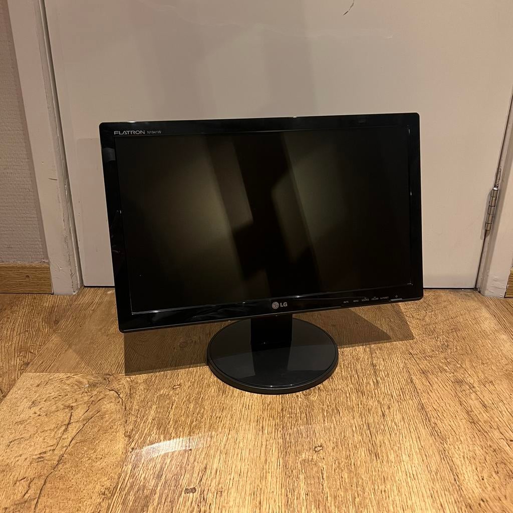 LG Flatron N1941W 19 inch Desktop monitor, Gebruikt, Kantelbaar, Ophalen of Verzenden, Overige typen