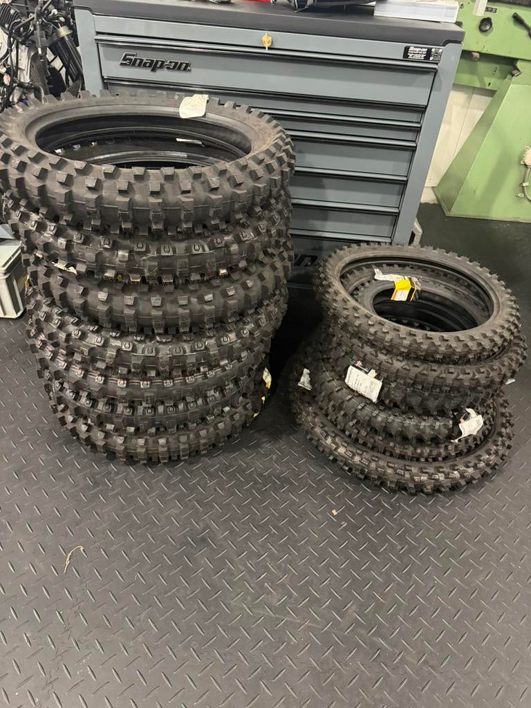 Partij Nieuw motorcross banden, Ophalen, Nieuw