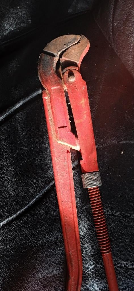 Moordenaar tang- pijptang ofwel Zweedse tang, Doe-het-zelf en Verbouw, Gereedschap | Handgereedschap, Ophalen of Verzenden, Zo goed als nieuw