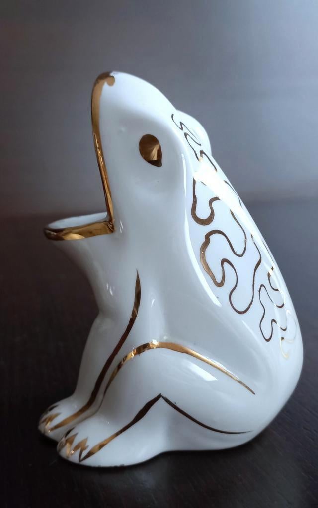 Vinage porseleinen beeldje van een kikker met gouden accente, Antiek en Kunst, Ophalen of Verzenden