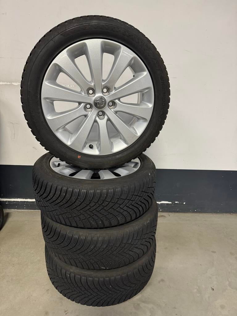 Winterbanden op lichtmetalen velg voor Opel Astra, Banden en Velgen, 17 inch, Personenwagen, Gebruikt