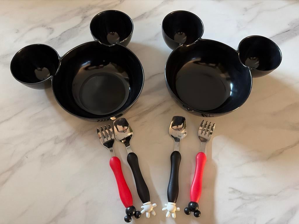 Mickey Mouse Bordjes met Bestek - 2 Sets, Kunststof, Gebruikt, Ophalen of Verzenden, Vaatwasserbestendig