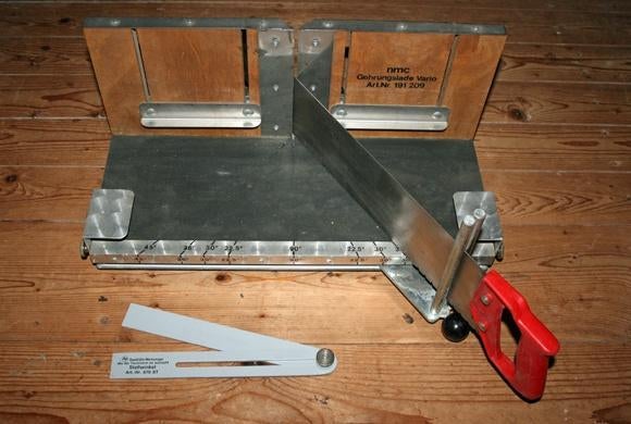 Verstekzaag voor plafondlijsten van polystyreen en kunststof, Ophalen of Verzenden