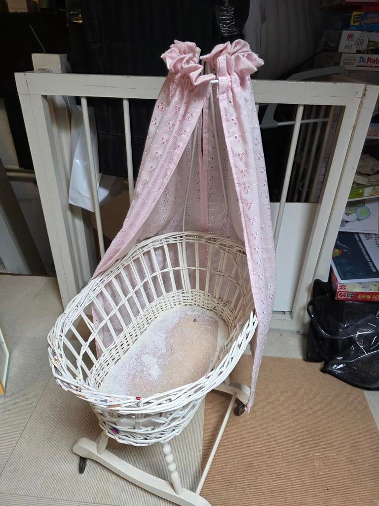 Poppenwiegje, Ophalen