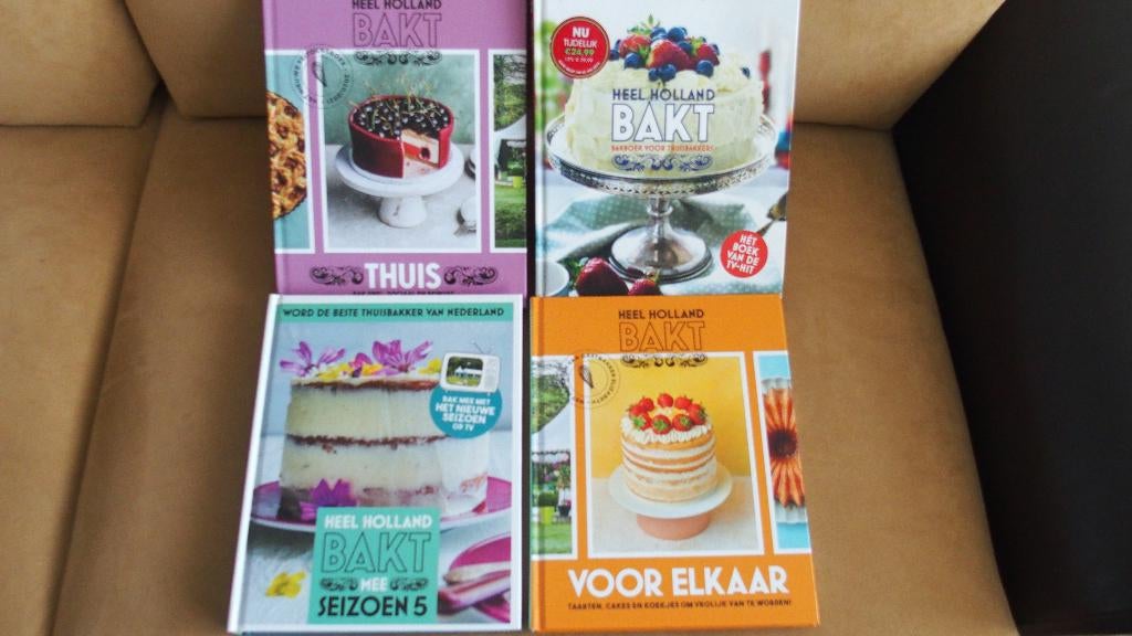 4x Heel Holland bakt -, Ophalen of Verzenden, Zo goed als nieuw, Nederland en België, Taart, Gebak en Desserts
