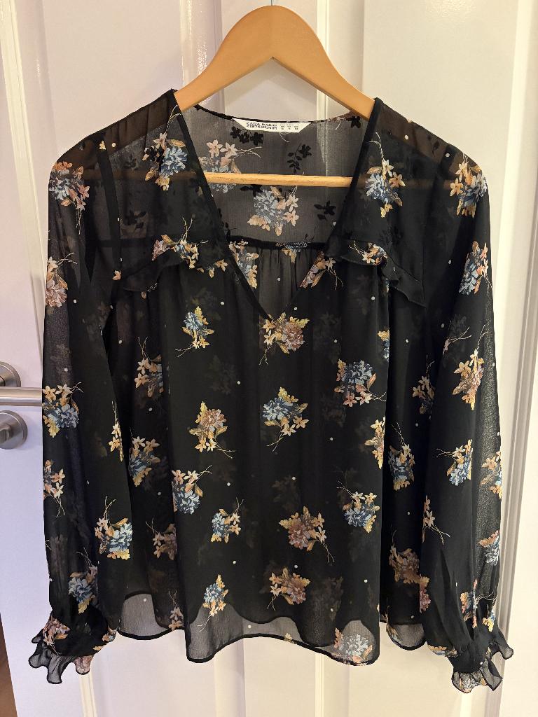 Zara blouse/top met bloemen, Kleding | Dames, Blouses en Tunieken, Maat 38/40 (M), Ophalen of Verzenden, Gedragen, Zara