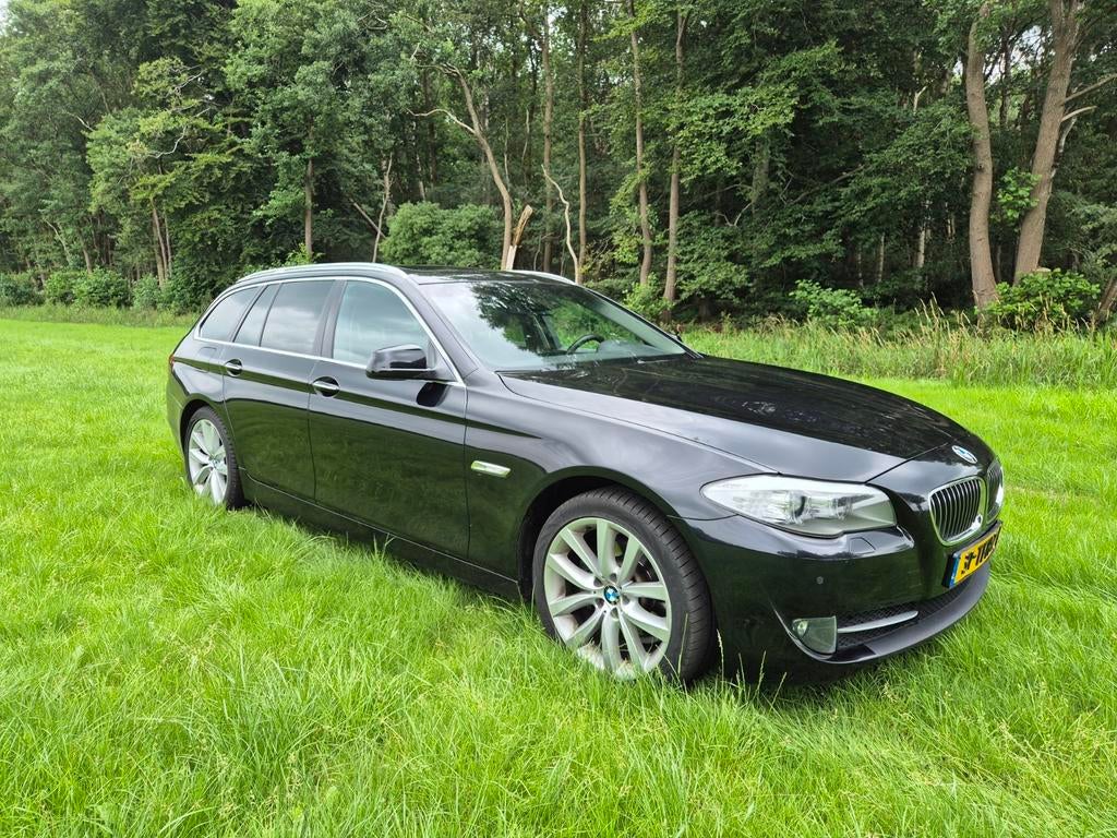 BMW 5-Serie 523I Touring 150KW Aut8 2011 Zwart, Auto's, Achterwielaandrijving, 2000 kg, Stationwagon, 1705 kg