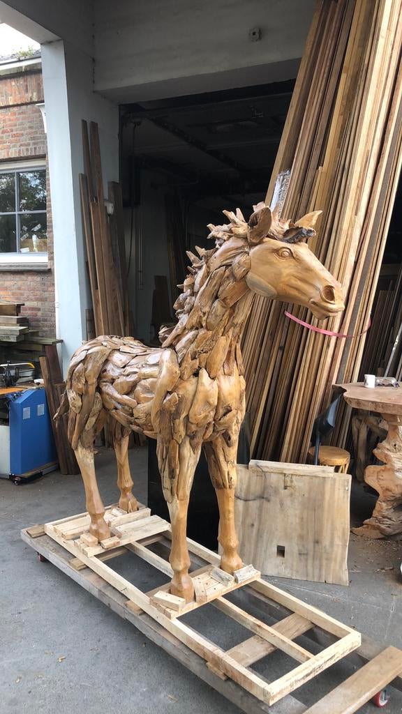 Teak paard ware grootte ook gorilla leeuw steenbok krab