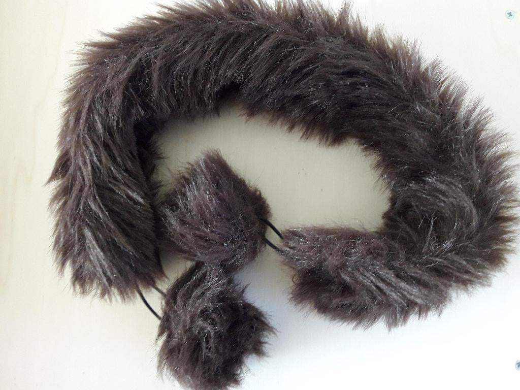 vintage sjaal met pompom , boerenbruiloft, Ophalen of Verzenden, Zo goed als nieuw, Maat 46/48 (XL) of groter, Carnaval