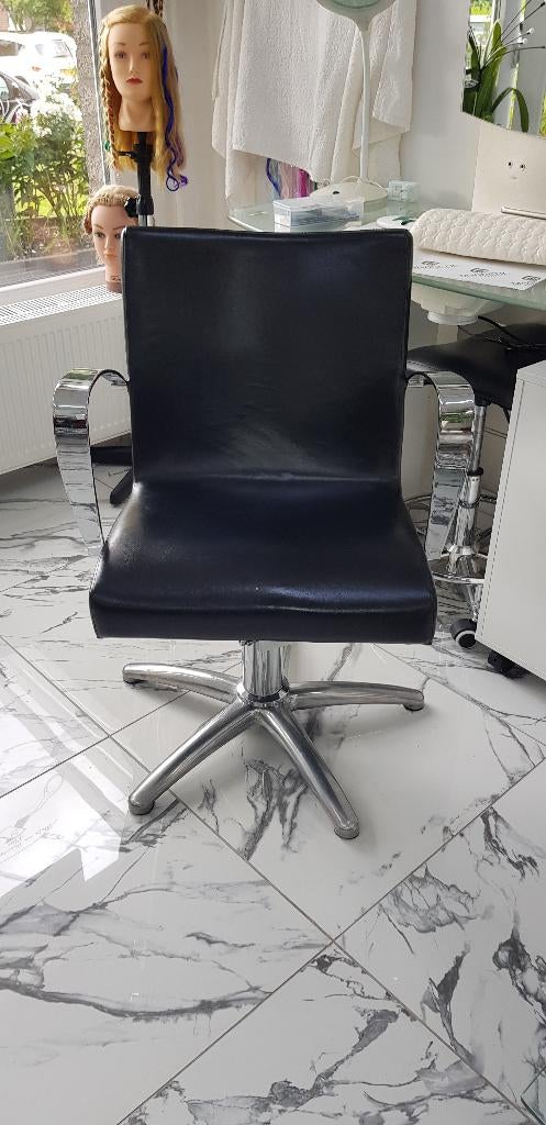 Duurzaam leren kappersstoel125 met spiegel 145, Ophalen of Verzenden, Zo goed als nieuw