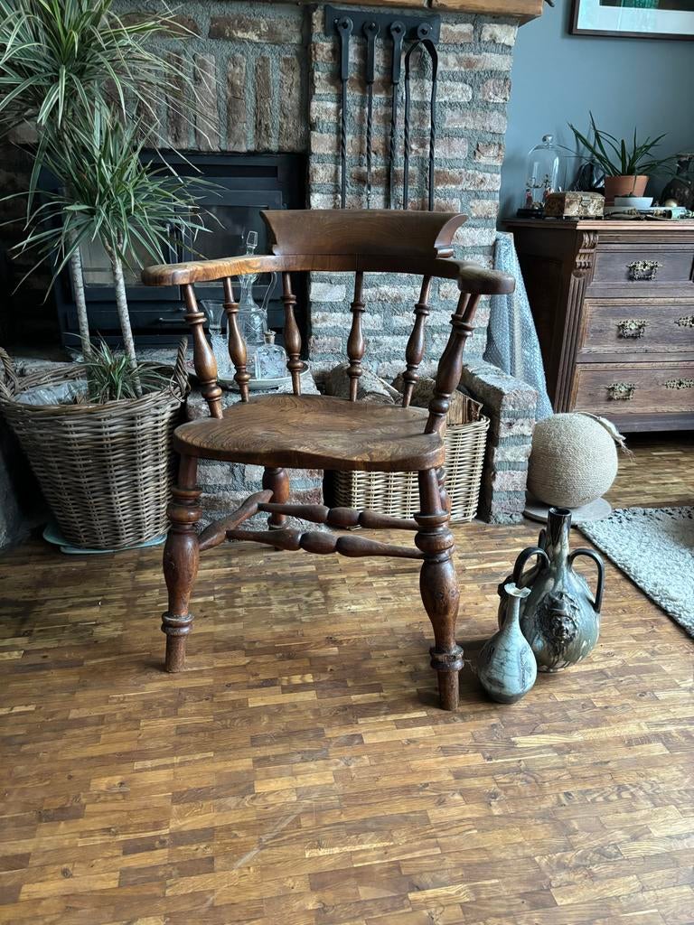 Antieke Windsor captains chair in notenhout, gemerkt, Antiek en Kunst, Ophalen of Verzenden