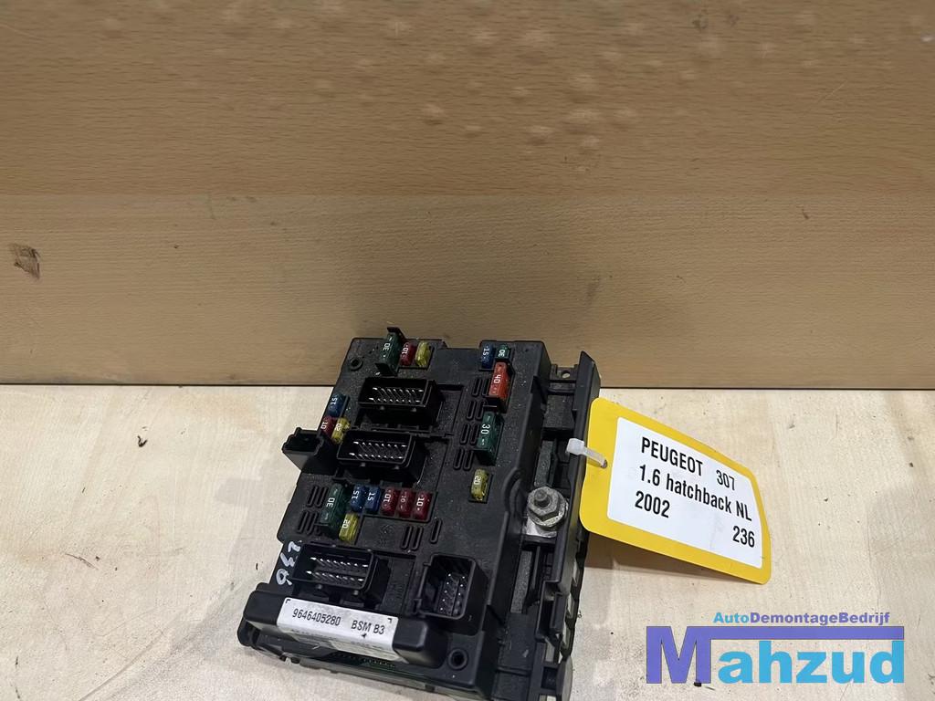 PEUGEOT 307 1.6 Zekeringkast 2000-2007 9646405280, Taurusavenue 1
2132 LS  Hoofddorp, NL, Gebruikt, Contact.group@renault.com
