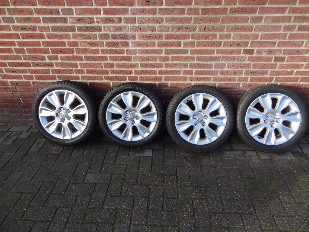 Audi A1 lichtmetalen velgen incluis Dunlop SP winterbanden, Ophalen, Zo goed als nieuw