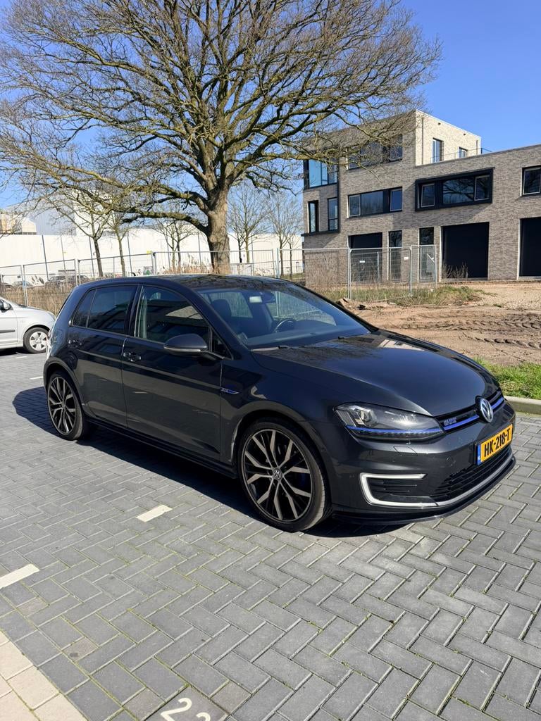 Golf GTE Automaat VOL OPTIES Leder CarPlay Perfect, Auto's, Zwart, Zwart, 1395 cc, 1499 kg