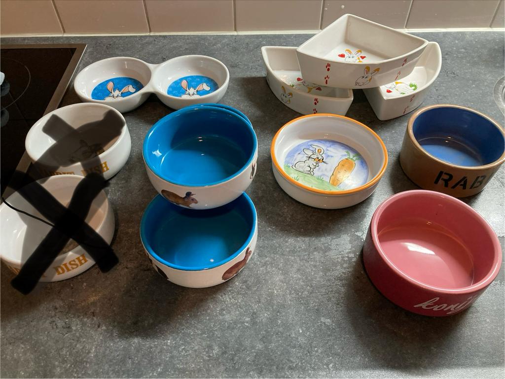 Nette konijnen voerbakken / voerbak / voerbakje, Dieren en Toebehoren, Ophalen of Verzenden, Zo goed als nieuw, Voerbakje