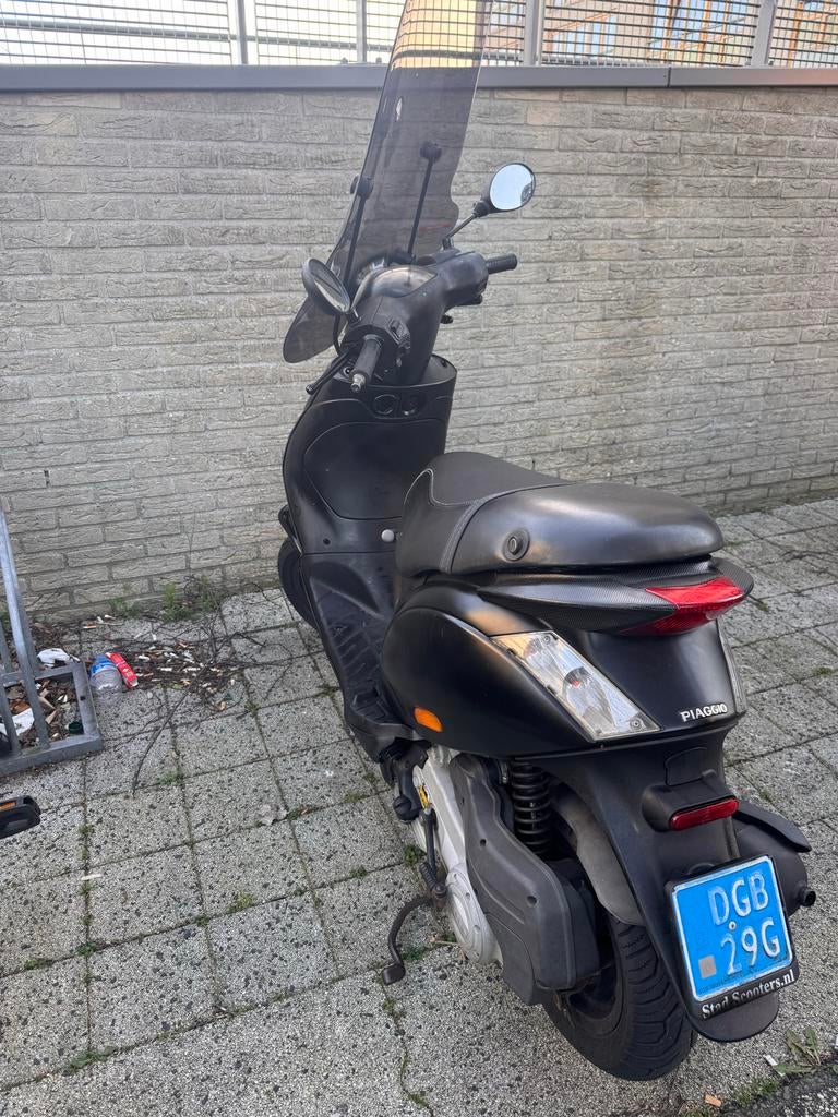 Piaggio Zip scooter black blauw kenteken, Fietsen en Brommers, Scooters | Piaggio, Ophalen, Gebruikt, Zip, Benzine