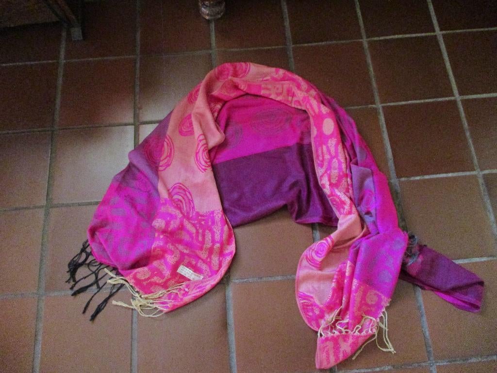 mj/Sjaal/stola/PRACHTIGE KLEUREN/met zijde, Verzenden, Zo goed als nieuw, Maat 46/48 (XL) of groter, Sjaal