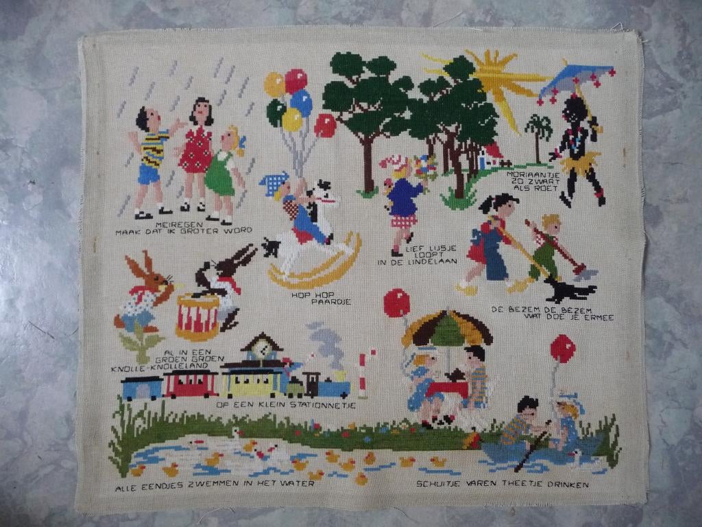 Borduurwerk "Kinderliedjes", Ophalen of Verzenden, Gebruikt, Handborduren, Onderdeel of Toebehoren
