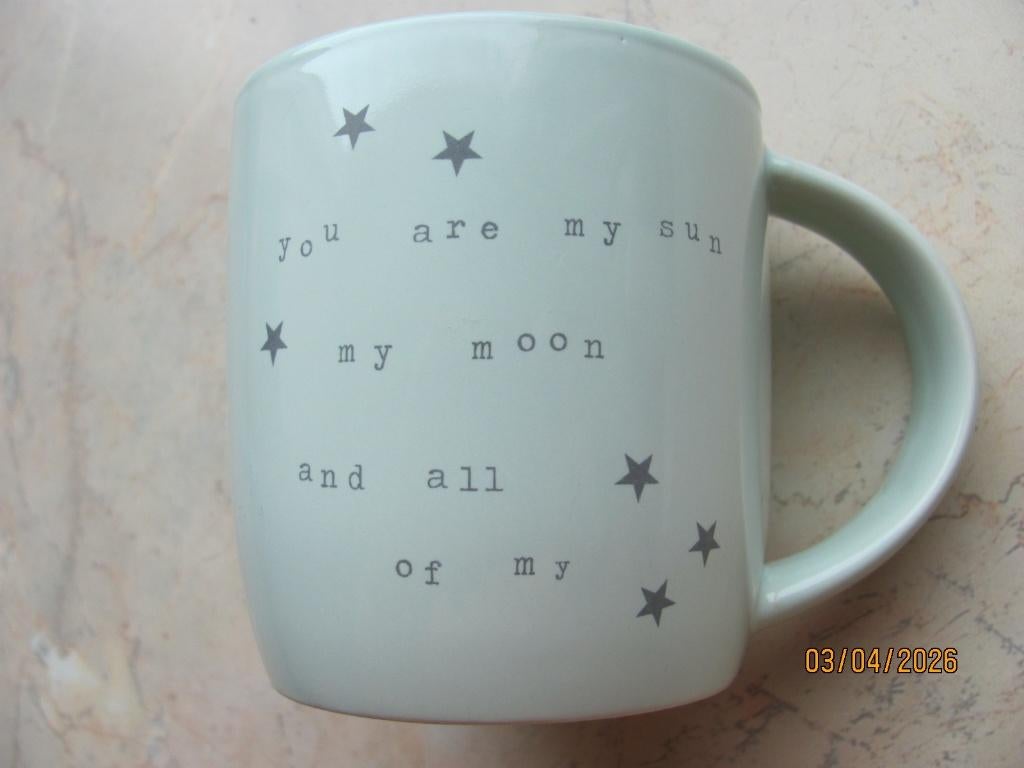 NIEUWSTAAT mintgroene pastel MOK opdruk SUN & MOON 300 ml, Ophalen of Verzenden, Zo goed als nieuw, Overige stijlen, Kop(pen) en/of Schotel(s)