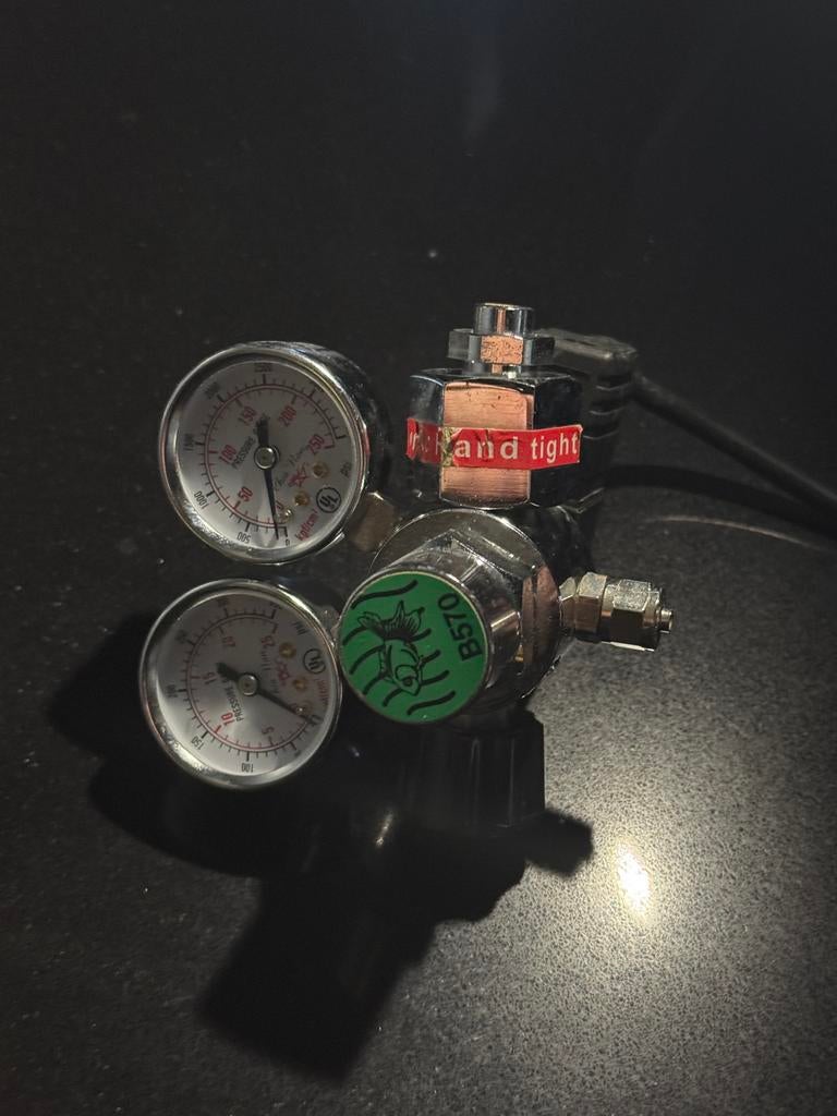 CO2 Regulator met Magneetventiel