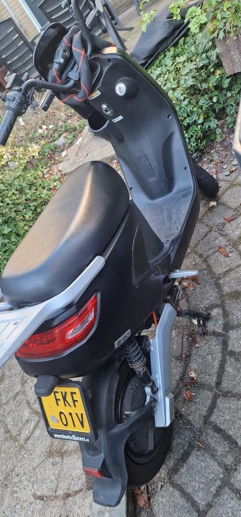 Evo S4 scooter 45 km versie, betrouwbaar, moet weg!, Fietsen en Brommers, Snorfietsen en Snorscooters, Zo goed als nieuw, Overige merken